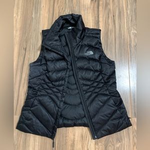 Black north face vest